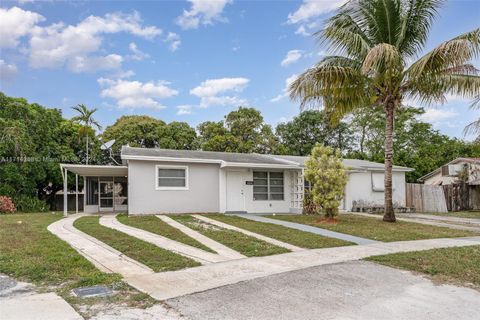 A home in Lauderdale Lakes