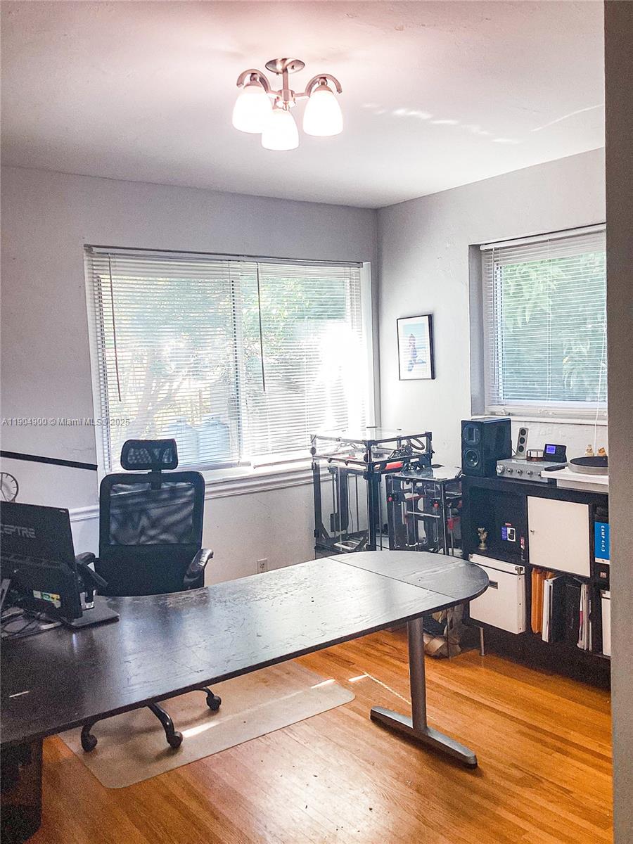 MIAMI SHORES SEC 5 - Residential