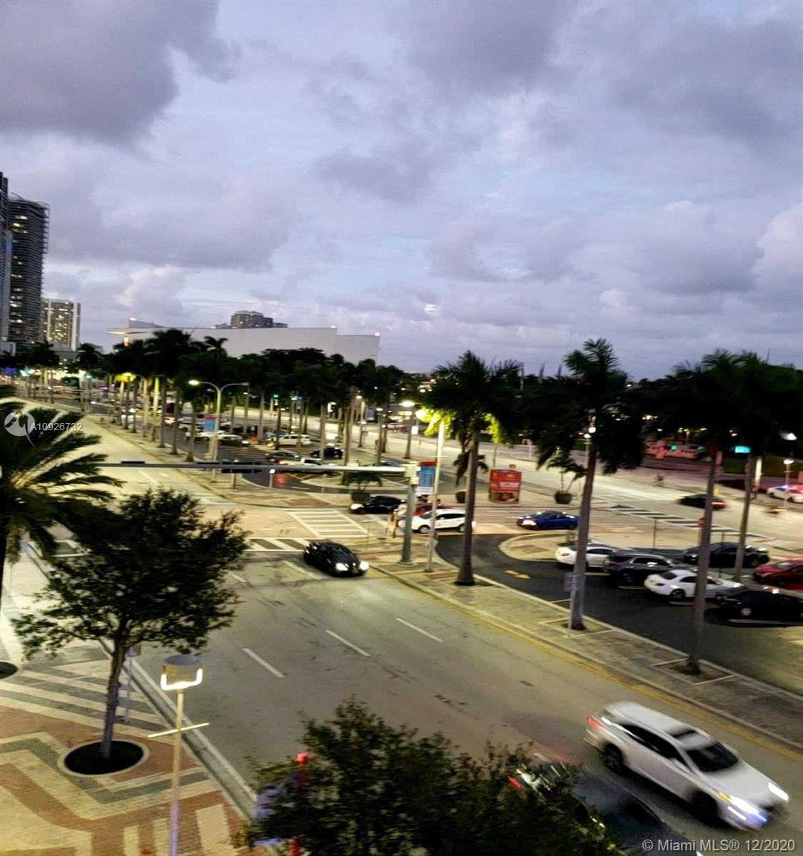 VIZCAYNE - Residential Lease