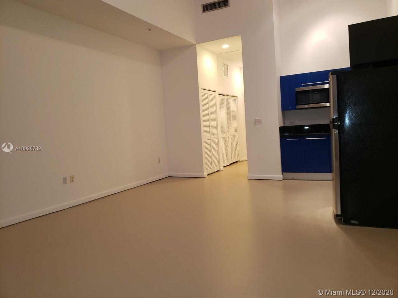 VIZCAYNE - Residential Lease