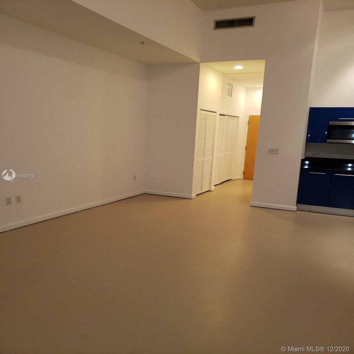 VIZCAYNE - Residential Lease