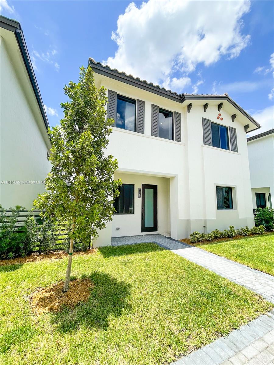 Property for Sale at 4349 Nw 81st Ave, Doral, Miami-Dade County, Florida - Bedrooms: 4 
Bathrooms: 4  - $1,249,000