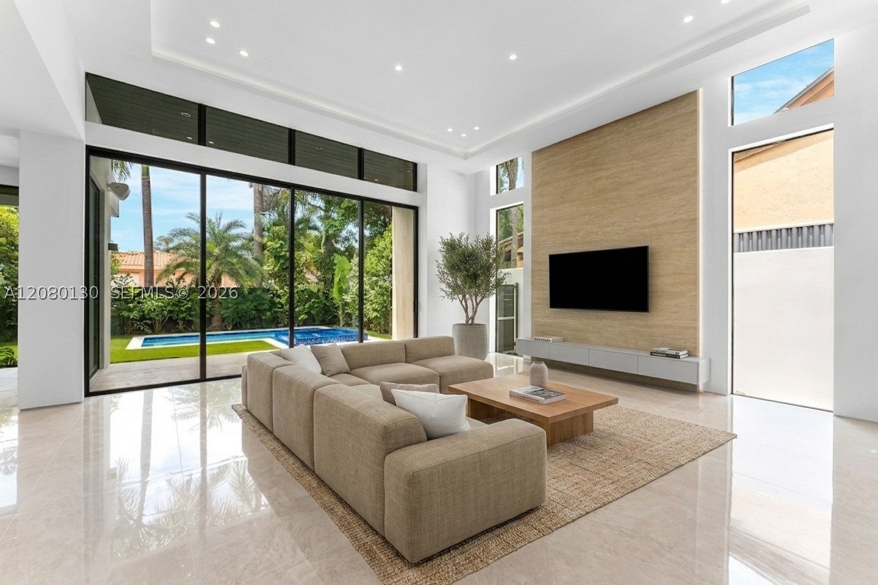 340 SW 20th Road