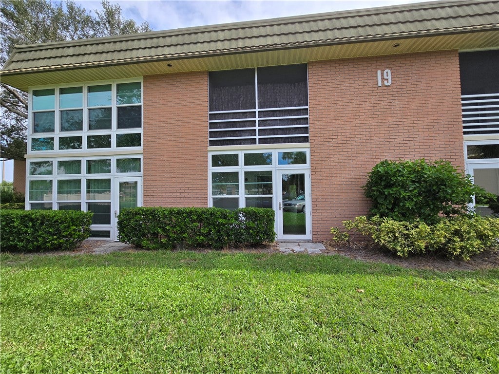 19 Vista Gardens Trail 104, Vero Beach