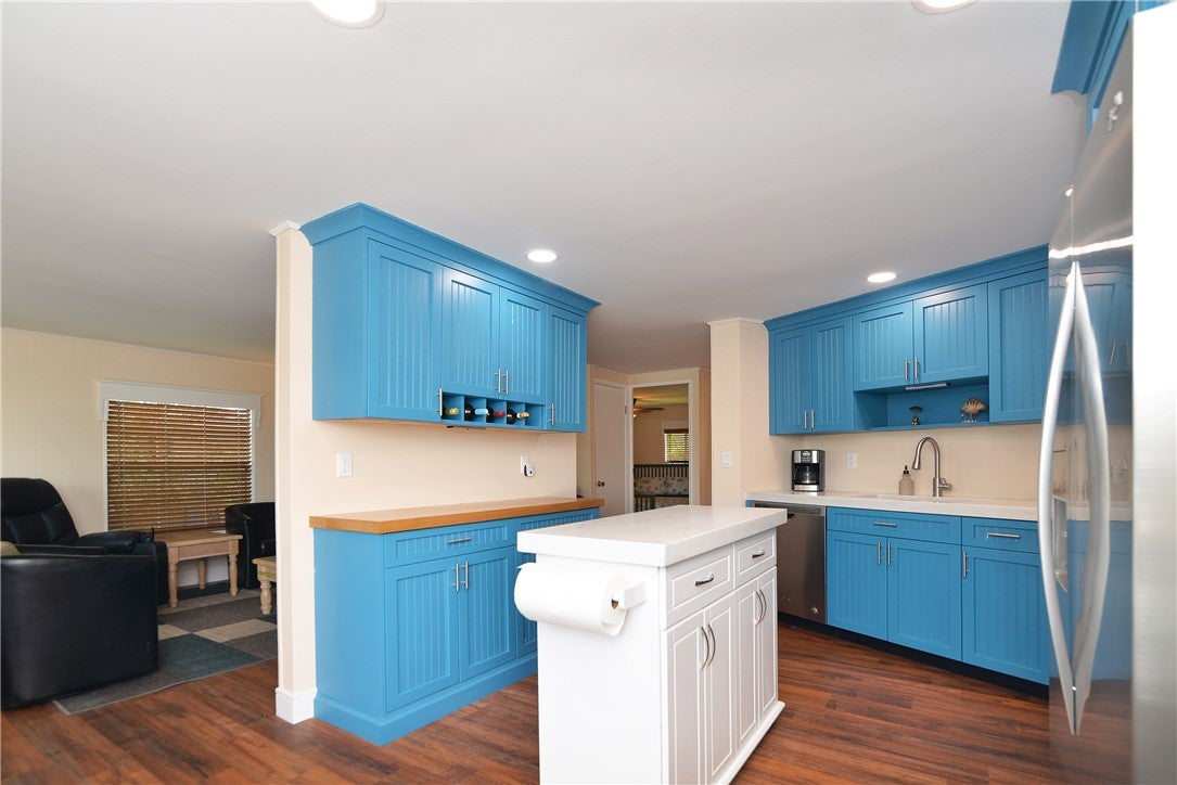 1023 Oriole Circle