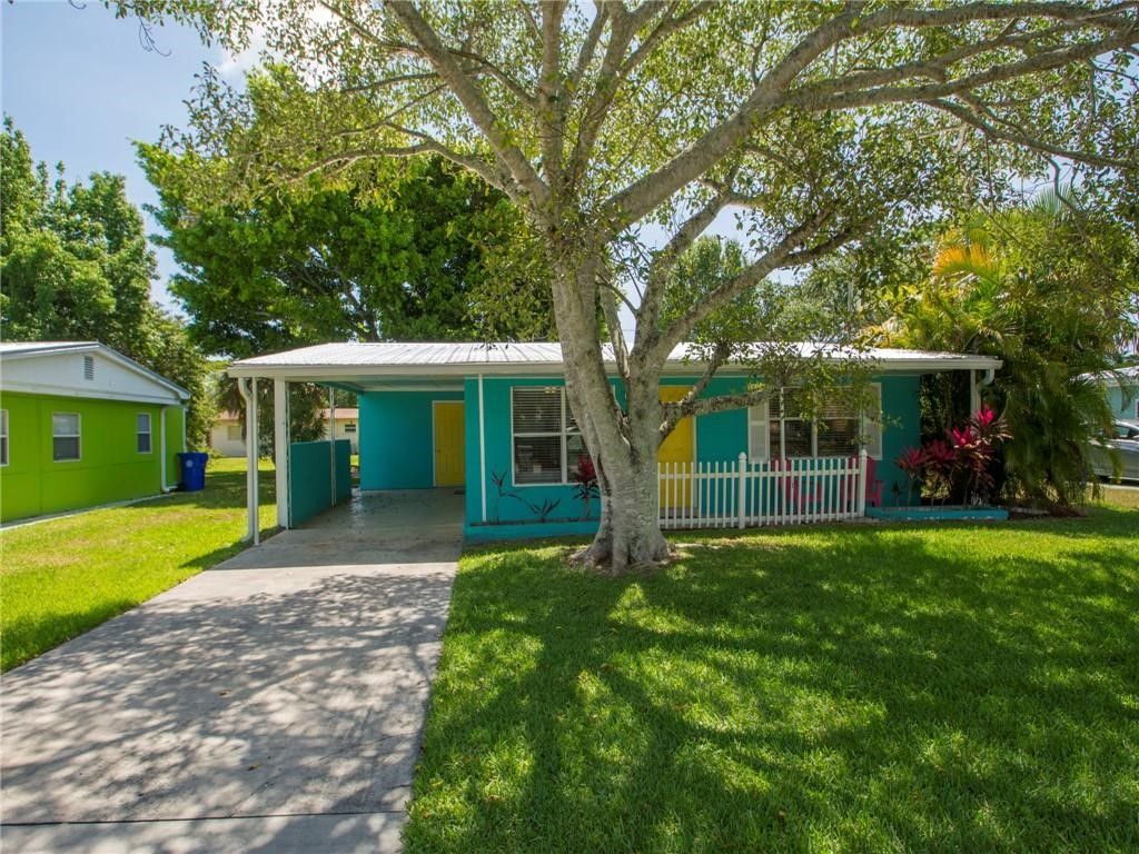 Photo of 1630 6th Avenue, Vero Beach, FL 32960 (MLS # 291665)