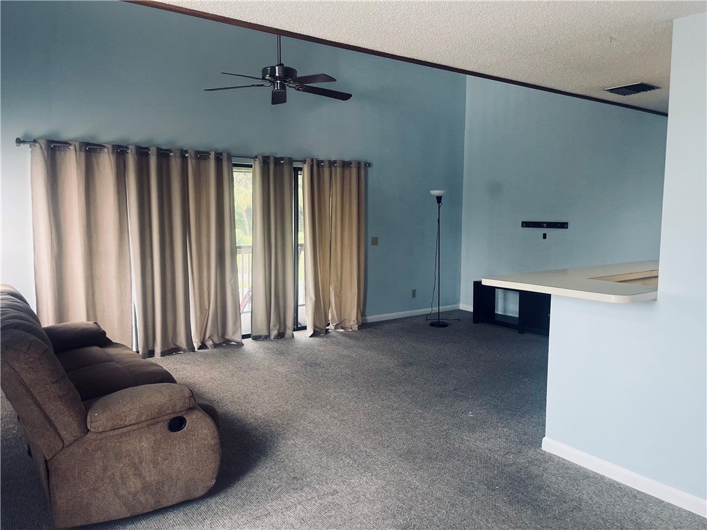 9632 Riverside Drive 5