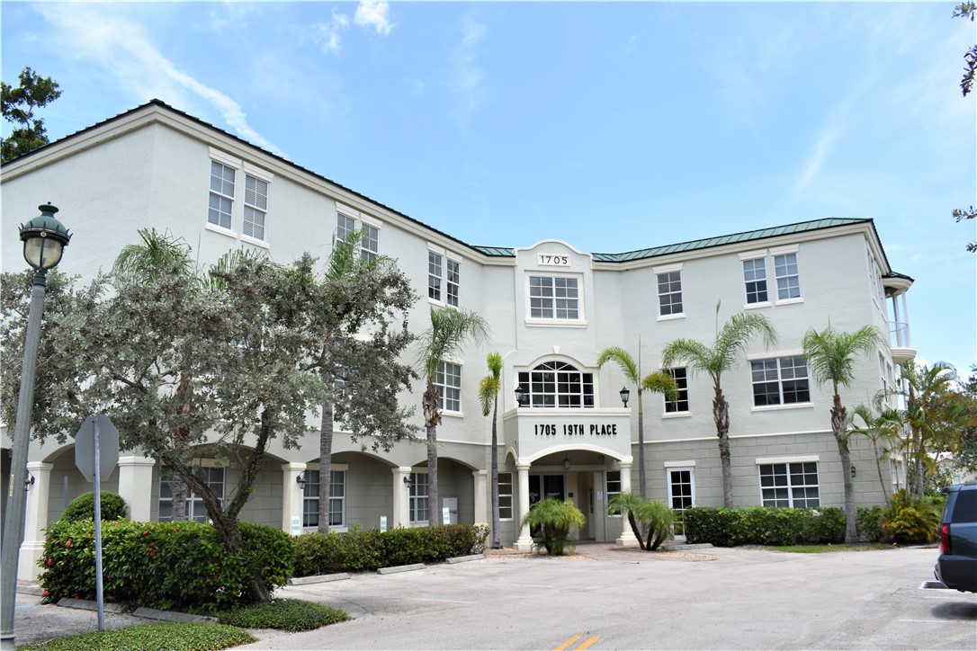 Photo 1 of 8 — 1705 19th Place C-1, Vero Beach, FL 32960