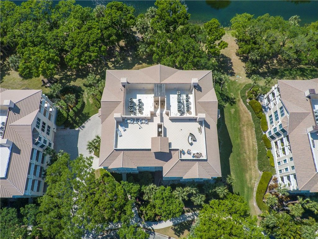 Photo of 601 N Swim Club Drive #PHB, Vero Beach, FL 32963 (MLS # 291518)