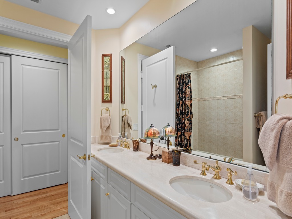 Vero Beach, Florida, 32963, United States, 4 Bedrooms Bedrooms, ,4 BathroomsBathrooms,Residential,Active,1953600