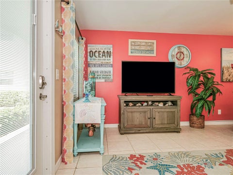 33 Pine Arbor Lane 104, Vero Beach, FL 32962