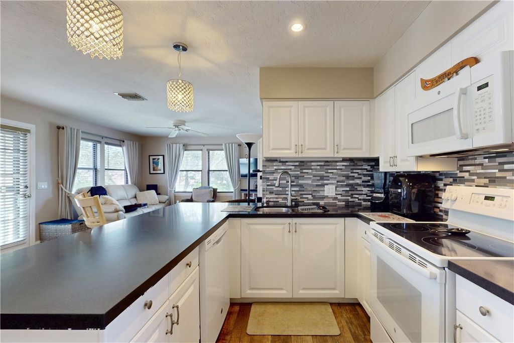 Photo of 605 Timber Ridge Trail SW #202, Vero Beach, FL 32962 (MLS # 291162)