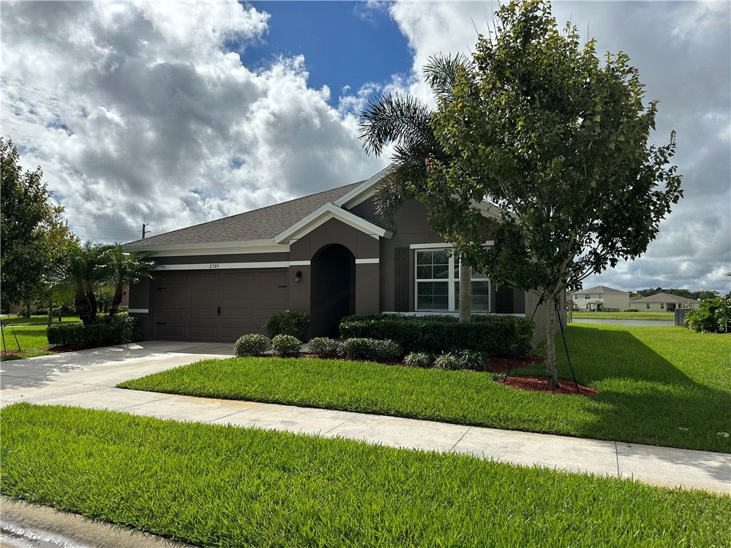 Photo of 2709 Granville Manor SW, Vero Beach, FL 32968 (MLS # 291396)