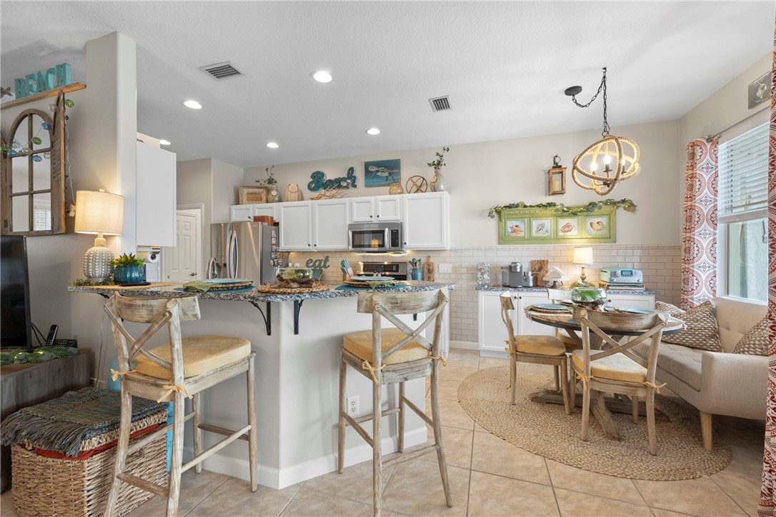 Vero Beach, Florida 32968, United States, 4 Bedrooms Bedrooms, ,3 BathroomsBathrooms,Residential,Pending,16687