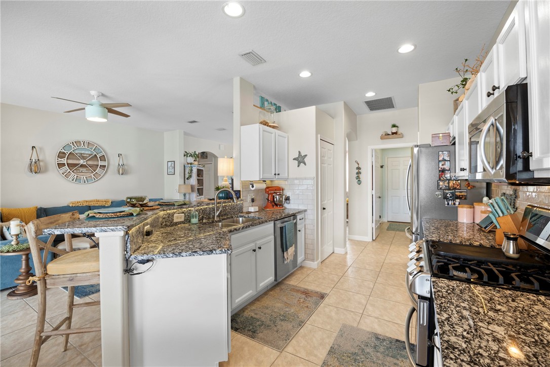 Vero Beach, Florida 32968, United States, 4 Bedrooms Bedrooms, ,3 BathroomsBathrooms,Residential,Pending,16687