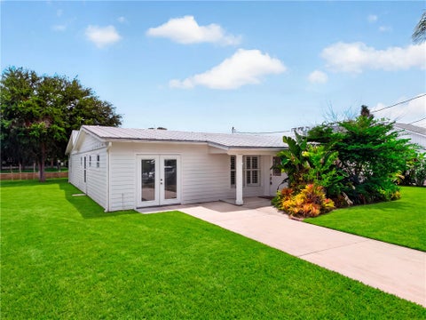 241 14th Place, Vero Beach, FL 32960