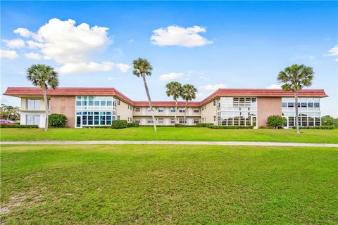 65 Woodland Drive 106 Vero Beach FL 32962