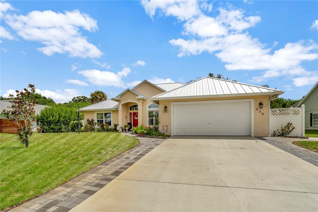 Photo of 430 29th Court SW, Vero Beach, FL 32968 (MLS # 291076)