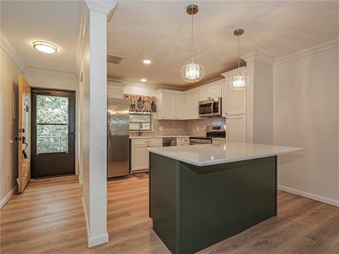 400 18th Street D6, Vero Beach, FL 32960