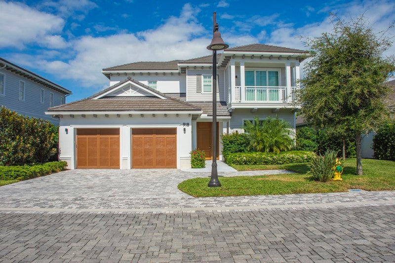 918 Surfsedge Way, Indian River Shores