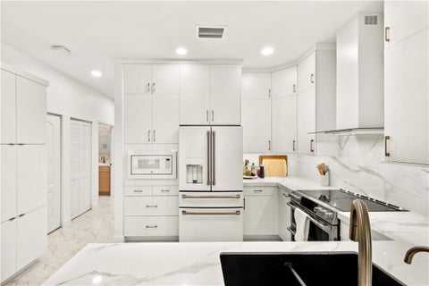 10081 W Villa Circle, Vero Beach, FL 32966