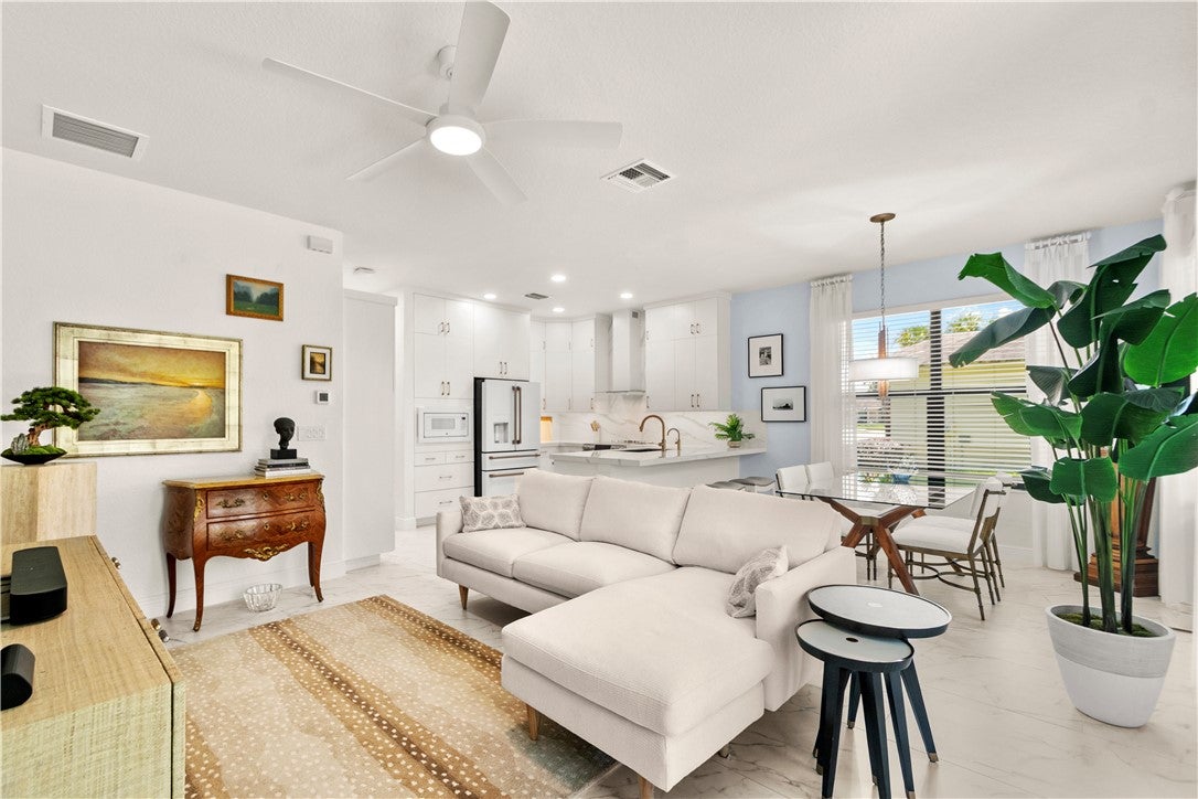 10081 W Villa Circle