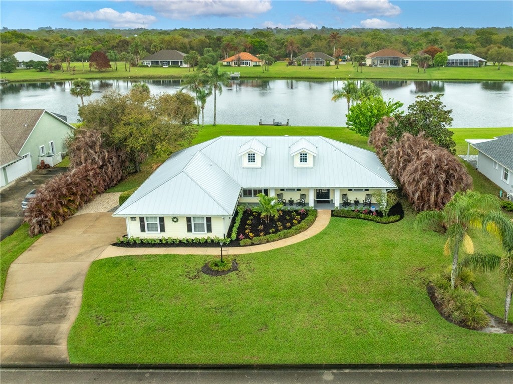 Photo 1 of 36 — 1516 Eagles Circle, Sebastian, FL 32958