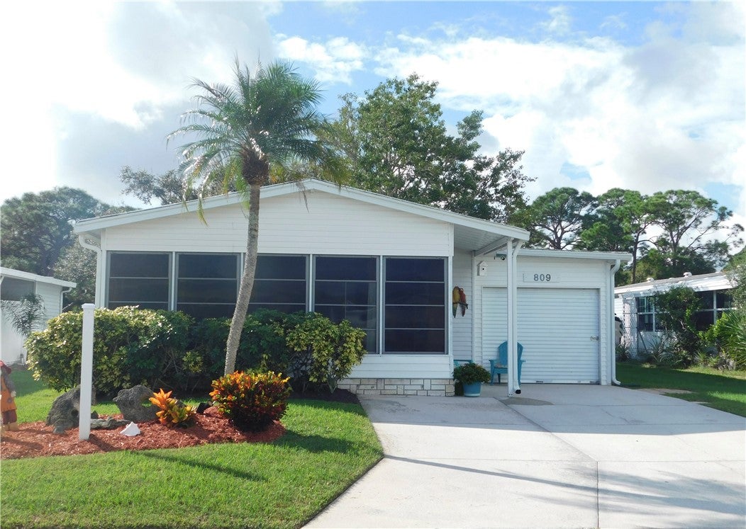 809 Tamarind Circle, Barefoot Bay