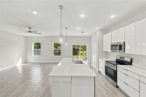 7956 104th Avenue, Vero Beach, FL 32967