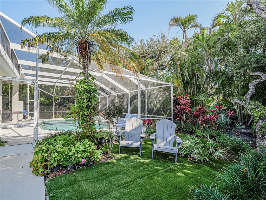 120 N White Jewel Court
