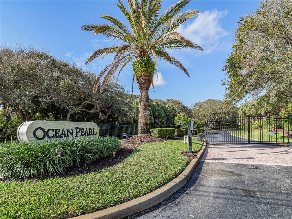120 N White Jewel Court