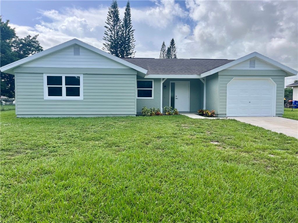 Photo of 965 Highland Drive SW, Vero Beach, FL 32962 (MLS # 291604)