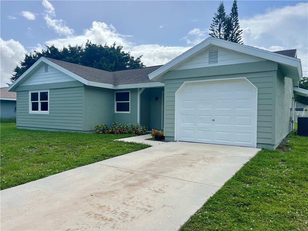 Photo of 965 Highland Drive SW, Vero Beach, FL 32962 (MLS # 291604)