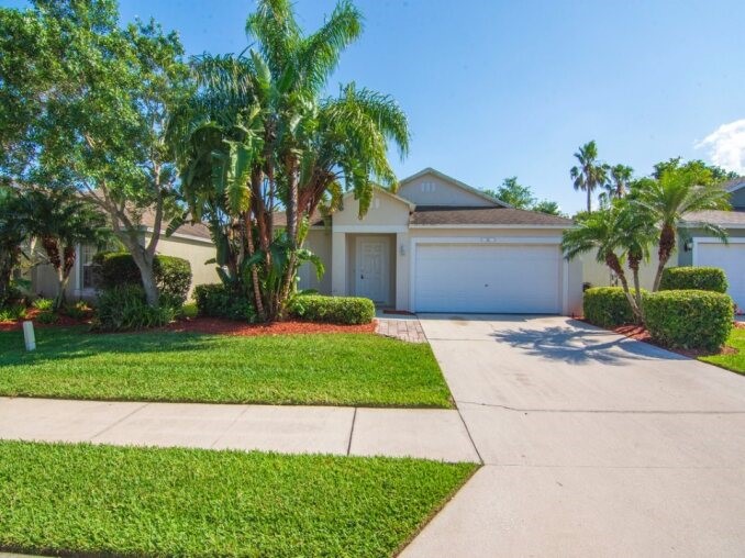 835 Greenleaf Circle