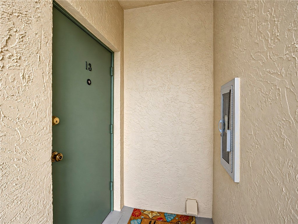 910 E Causeway Boulevard C13