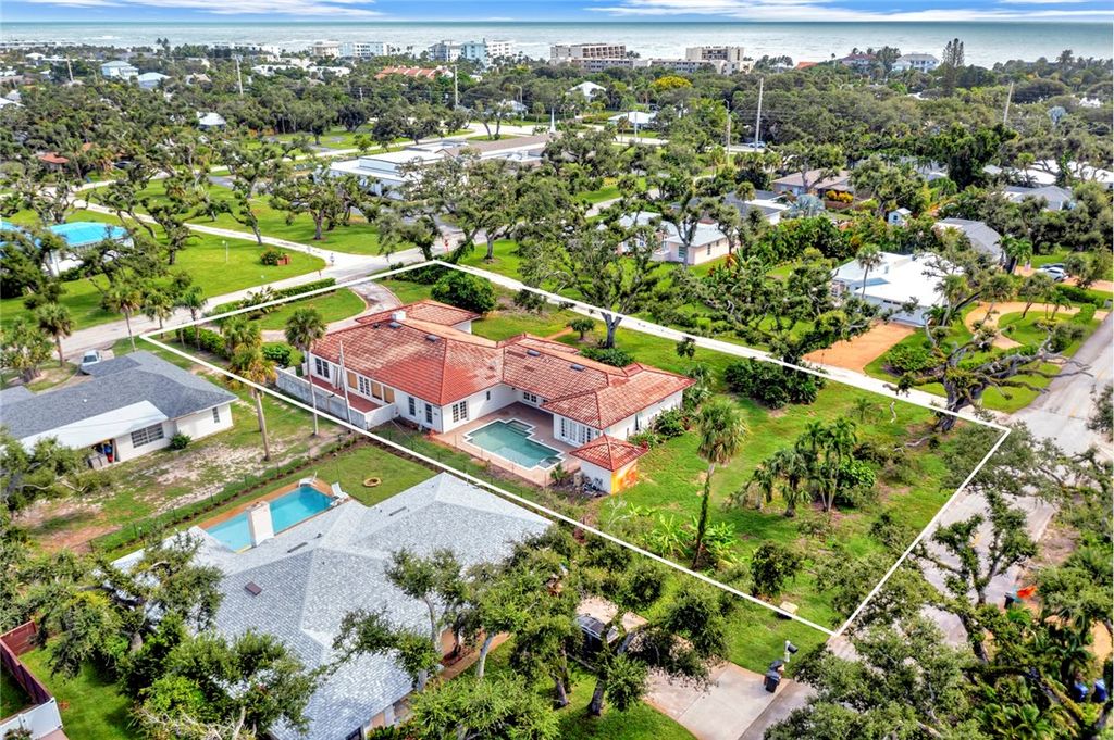 Photo of 3655 Flamingo Drive, Vero Beach, FL 32963 (MLS # 291522)