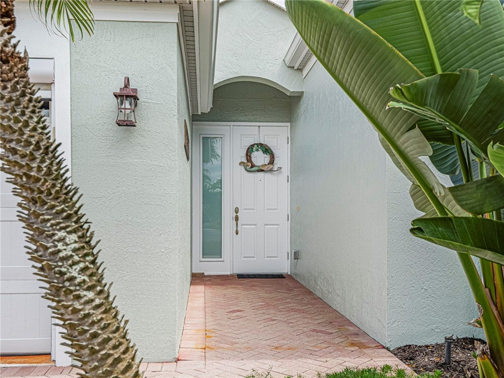 3258 Lakeshore Drive