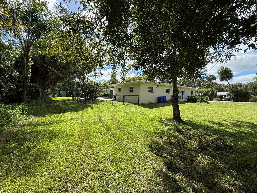 Photo of 1880 36th Avenue, Vero Beach, FL 32960 (MLS # 292049)