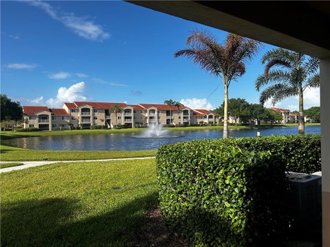 1590 S 42nd Circle 104, Vero Beach, FL 32967