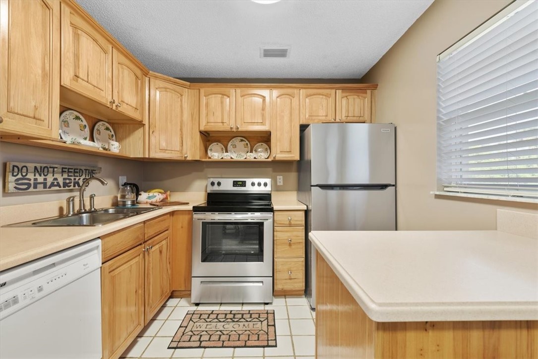 96 Spring Lake Drive 206