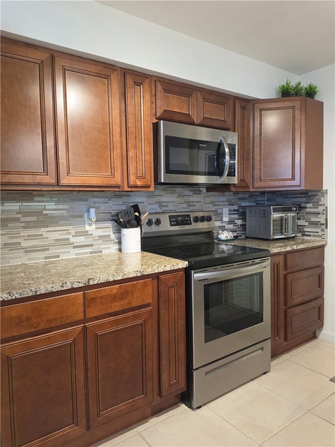 8225 97th Court, Vero Beach, FL 32967