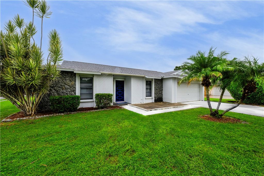 Photo of 2490 4th Place, Vero Beach, FL 32962 (MLS # 291754)
