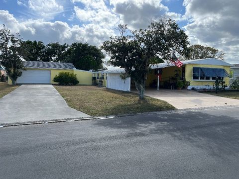 A home in Barefoot Bay