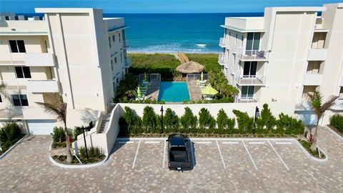 A home in North Hutchinson Island