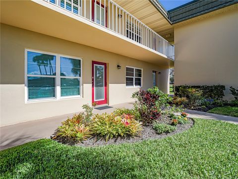 23 Vista Gardens Trail 102 Vero Beach FL 32962