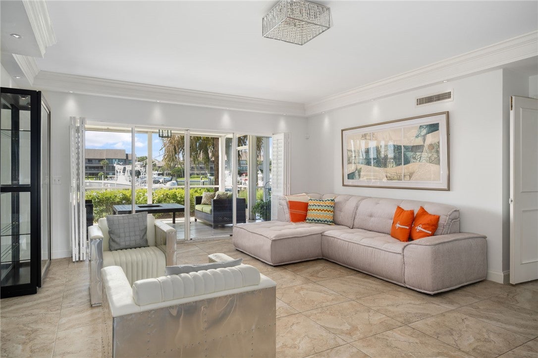 1901 Bay Road 103