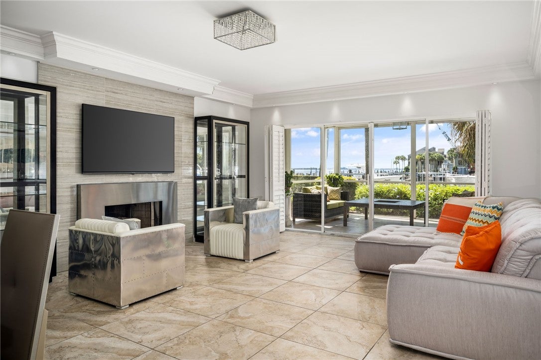 1901 Bay Road 103