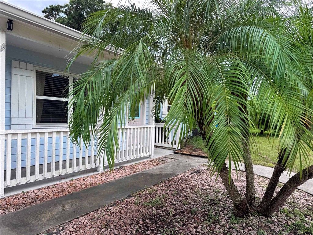Photo of 2240 47th Avenue, Vero Beach, FL 32966 (MLS # 291193)