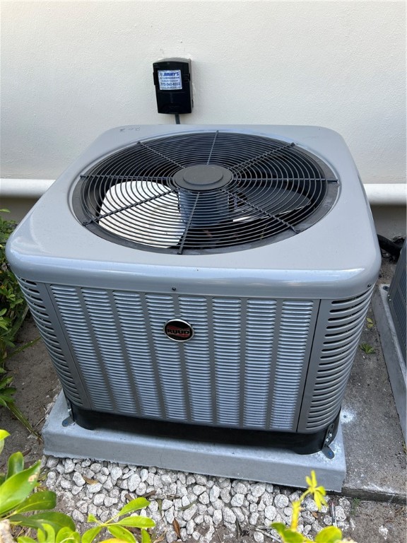 Vero Beach, Florida 32962, United States, 1 Bedroom Bedrooms, ,2 BathroomsBathrooms,Residential,Pending,28715