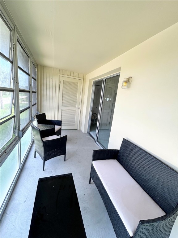 Vero Beach, Florida 32962, United States, 1 Bedroom Bedrooms, ,2 BathroomsBathrooms,Residential,Pending,28715